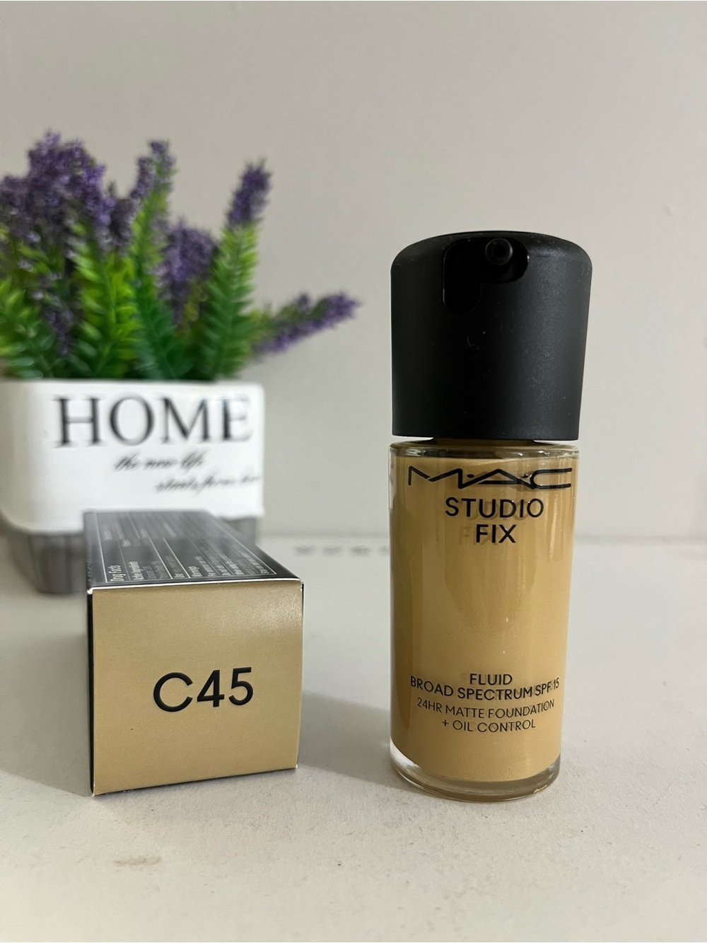 C45, MAC Studio Fix Fluid Broad Spectrum Foundation, Oil Control, SPF15, 1OZ New